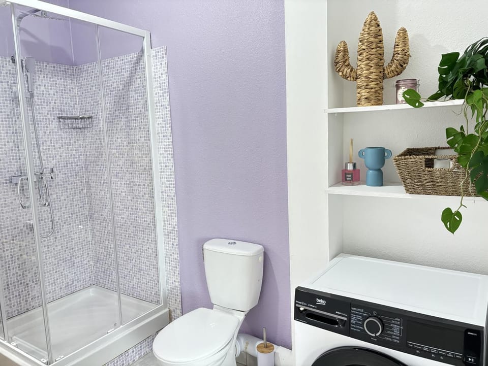 Shower, Toilet, Bathroom