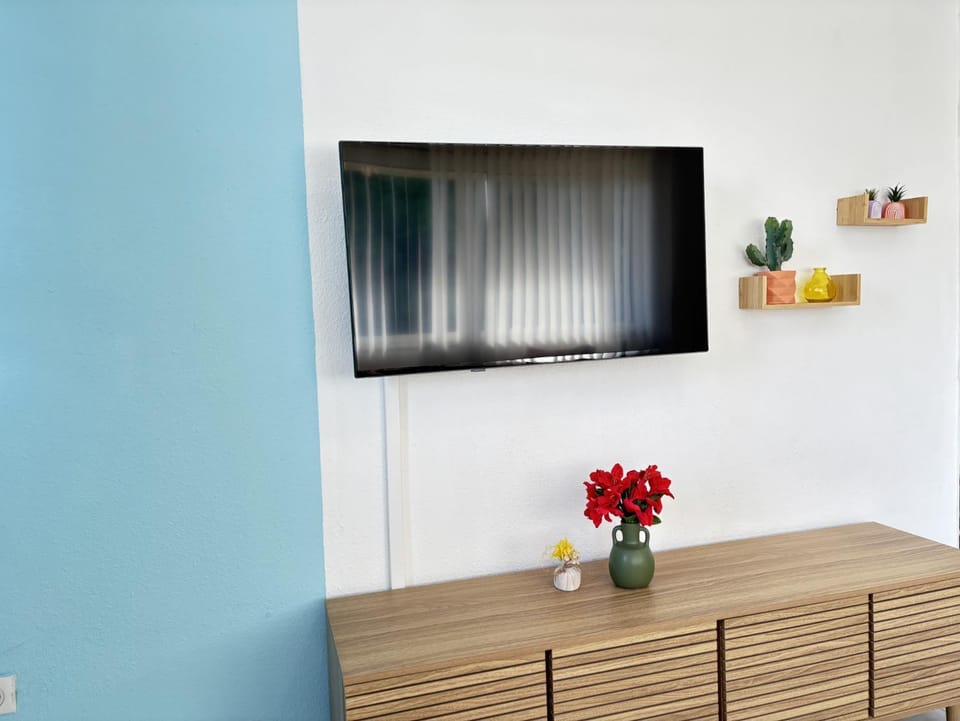 TV and multimedia, Seating area