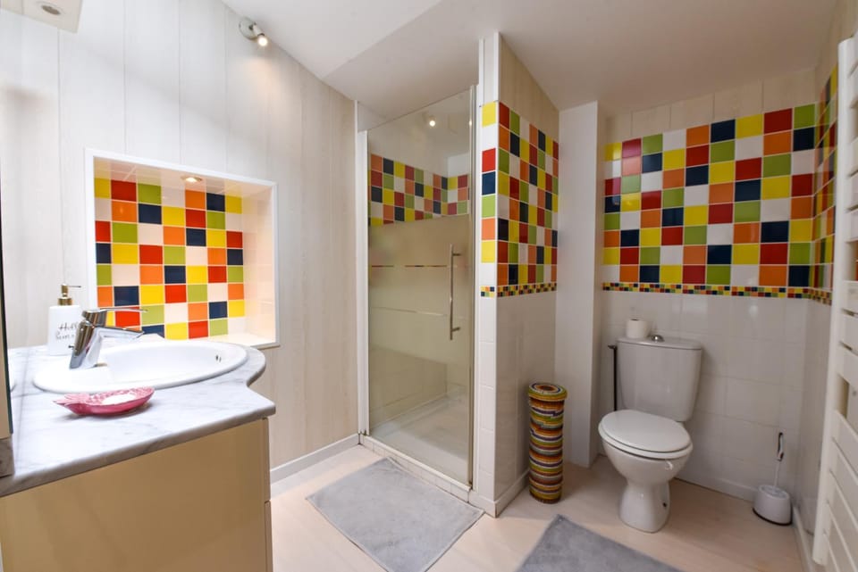 Shower, Toilet, Bathroom