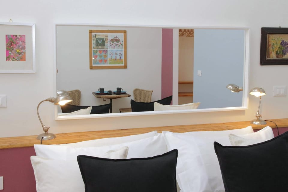Bed, Photo of the whole room, Dining area, Bedroom