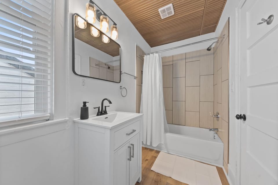Watkins Complex Apartment in Covington