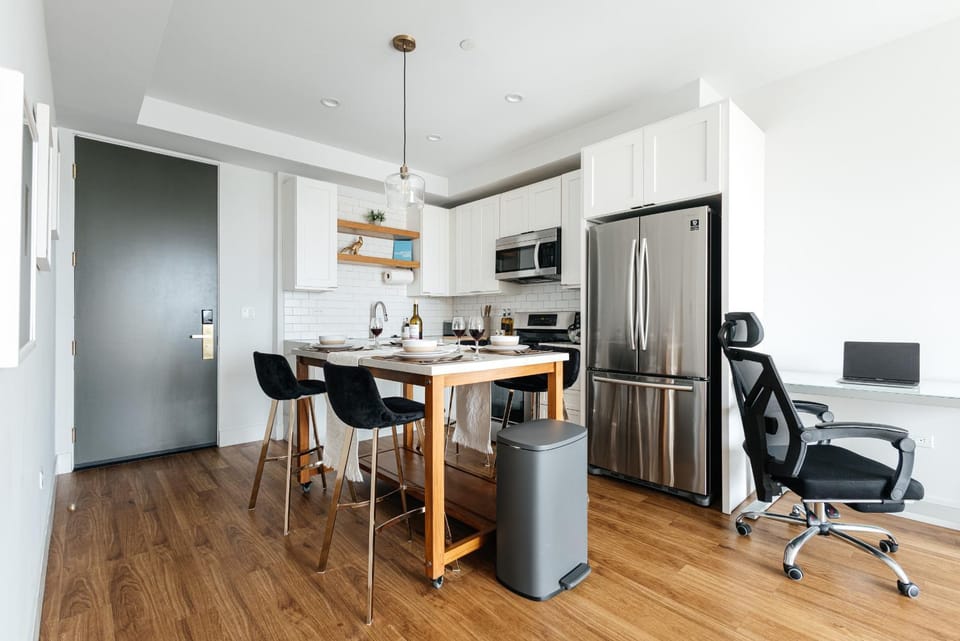 Kitchen or kitchenette, Dining area, oven, stove