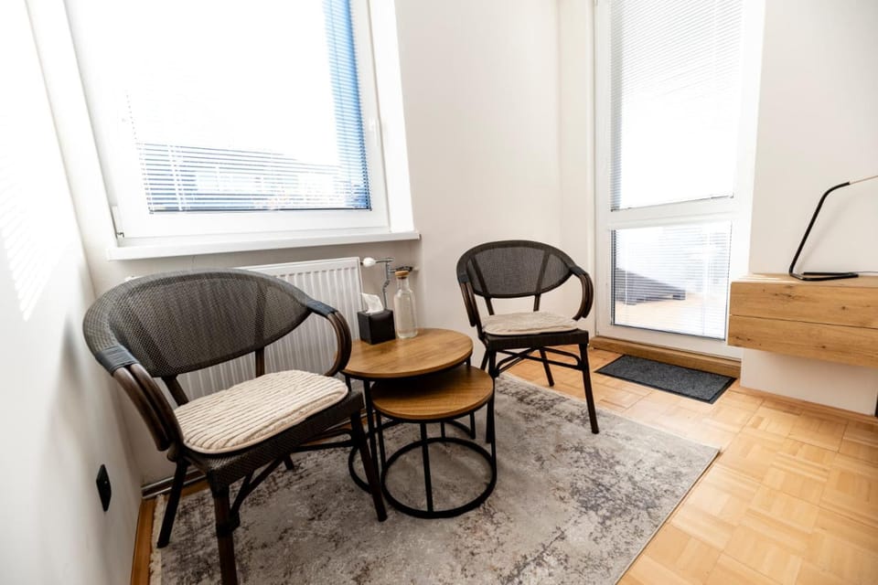 Seating area, Bedroom