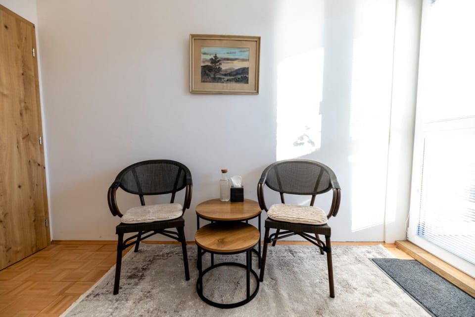 Seating area, Bedroom