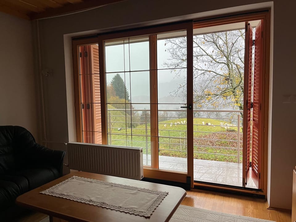 Natural landscape, Living room, Seating area, internet
