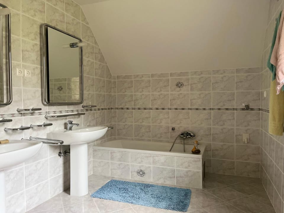Toilet, Bathroom, Bath, towels