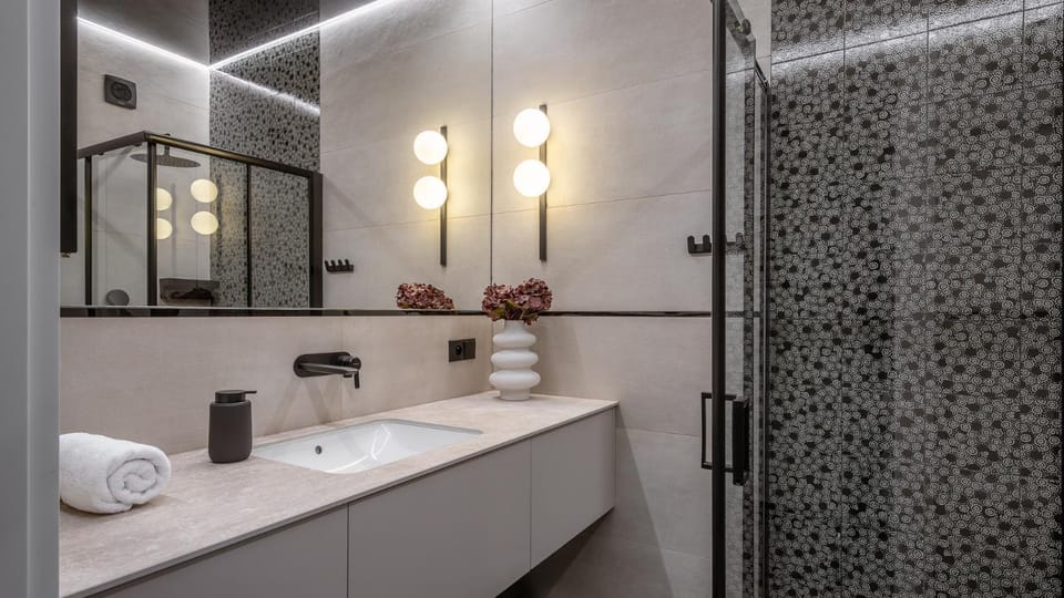 Shower, Bathroom, towels