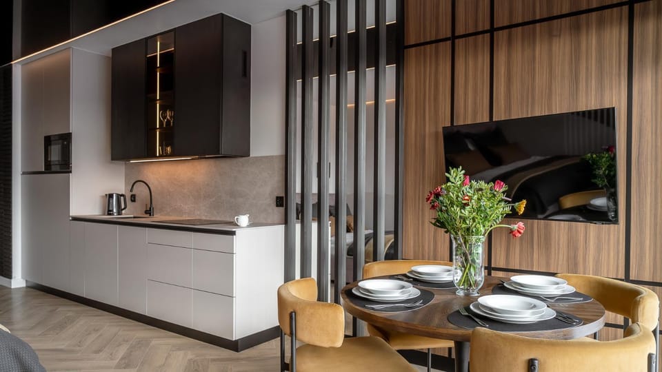 TV and multimedia, Kitchen or kitchenette, Dining area