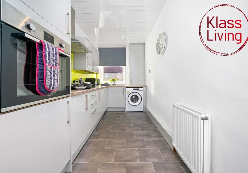 Coffee/tea facilities, Kitchen or kitchenette, Decorative detail, Guests, group of guests, Family