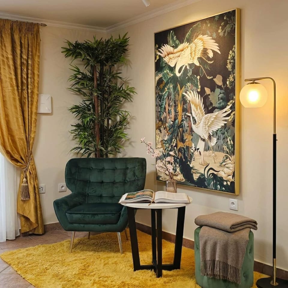 Living room, Decorative detail, Seating area
