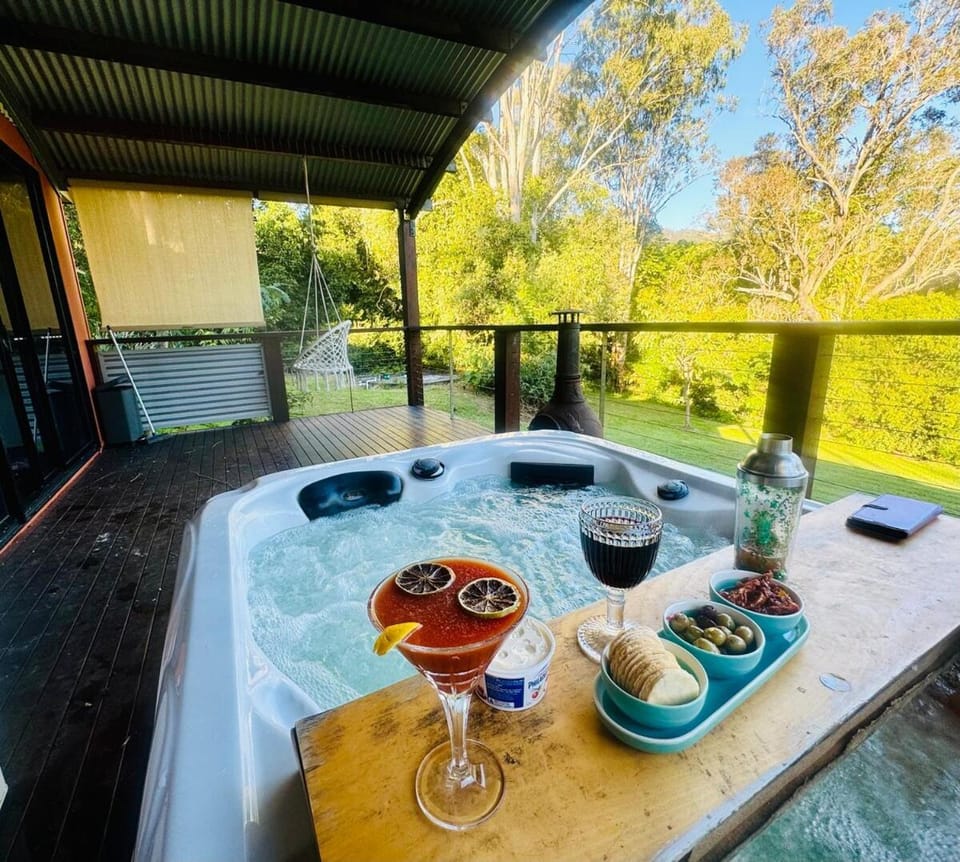 The Hinterland Spa & Moon Retreat House in Tamborine Mountain