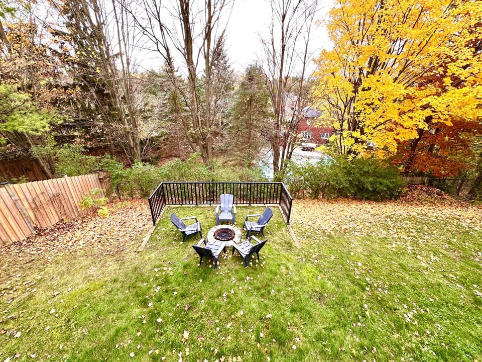 Luxurious 2 Bedroom 2 Bath Suite Near Fairview Mall & Airport, No pet allowed Apartment in Kitchener