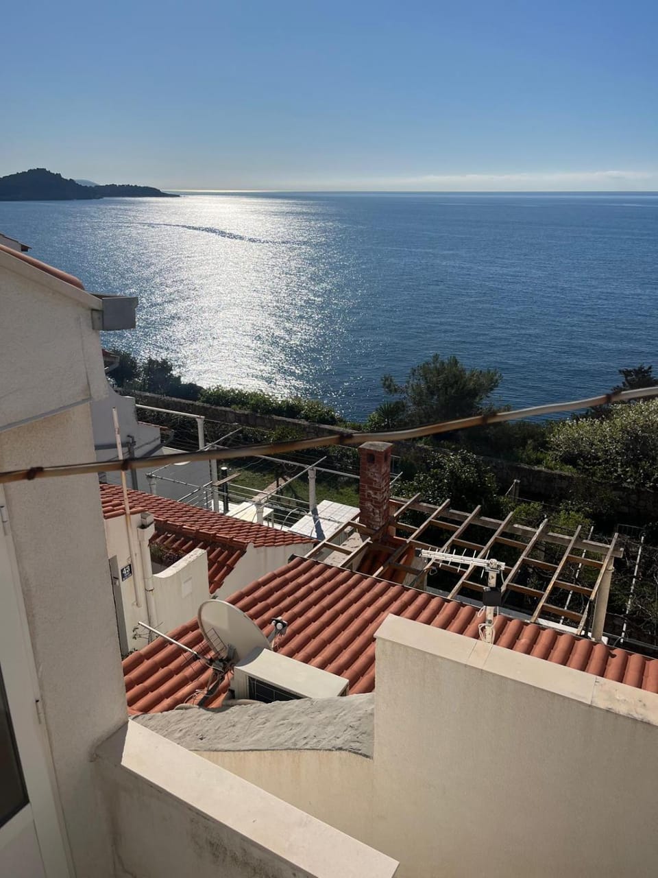 Seafront Sundeck Dubrovnik Apartment in Dubrovnik