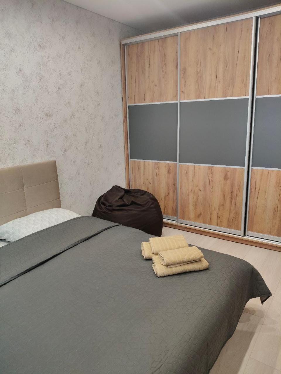 Bed, Bedroom, towels, wardrobe