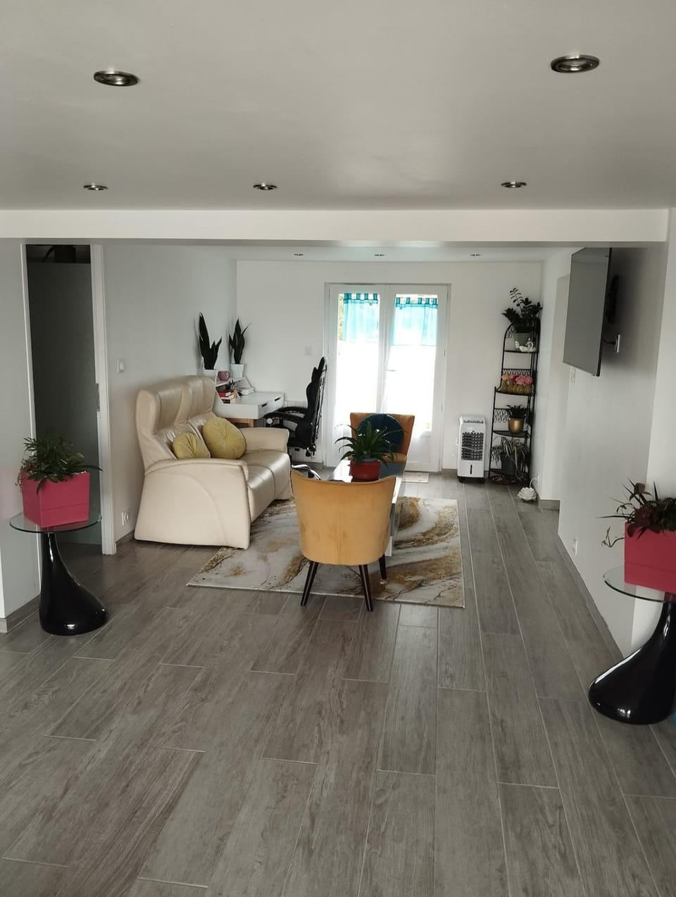 Nice apartment 1 hour from Paris and 45 minutes from Orléans Apartment in Centre-Val de Loire