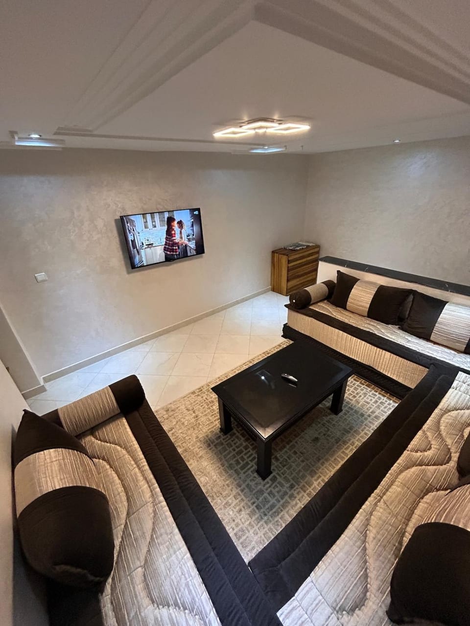 Communal lounge/ TV room, Living room, Seating area, Evening entertainment