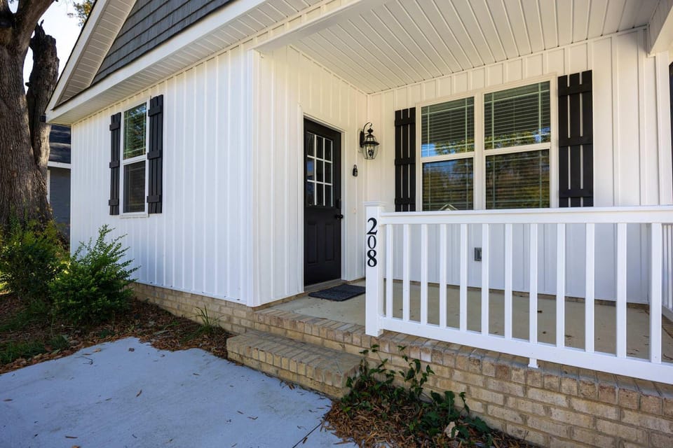 2 Min to Downtown - 9 to Elon - Fast Wi-Fi House in Burlington