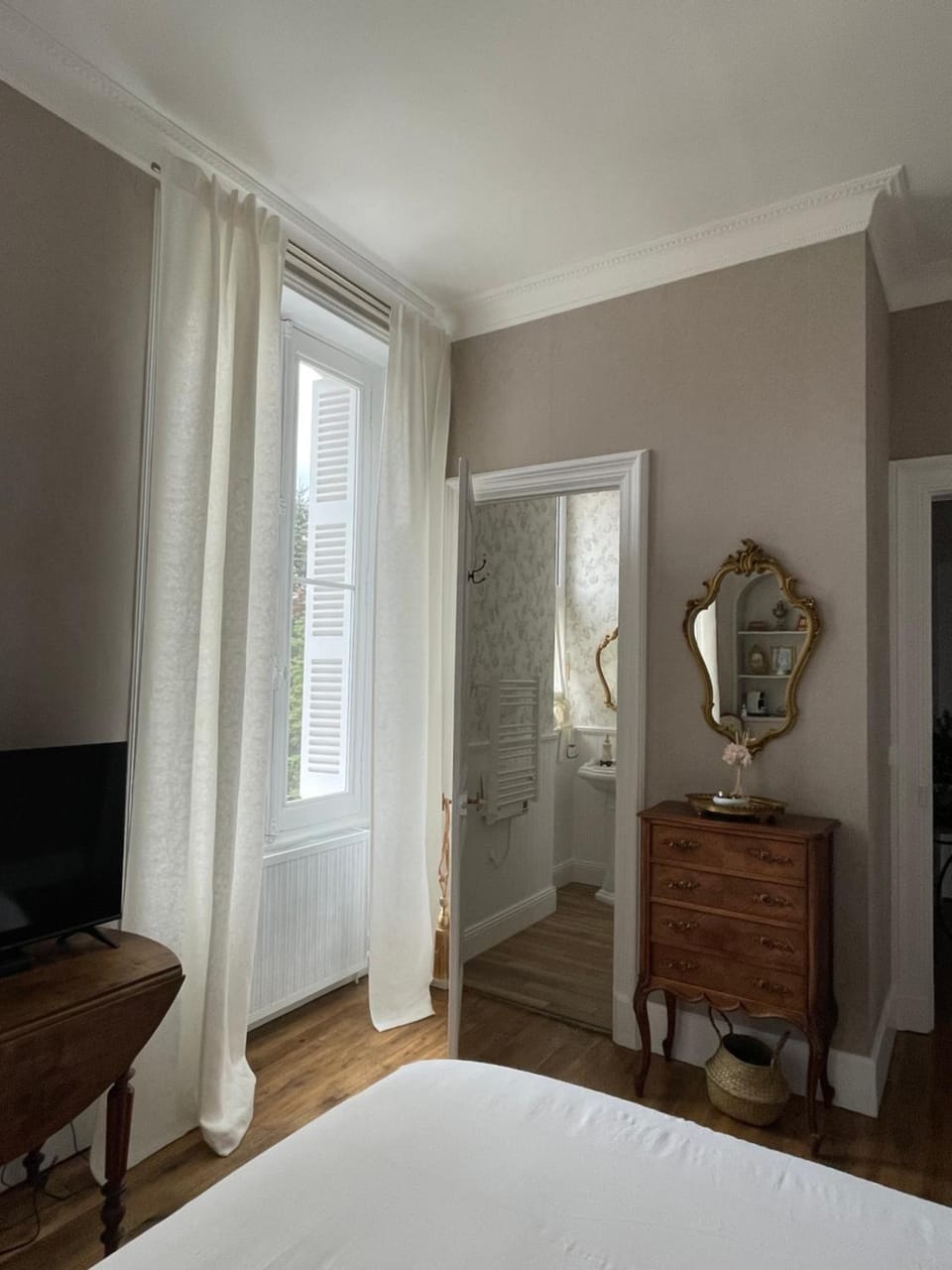 Bathroom, Bedroom