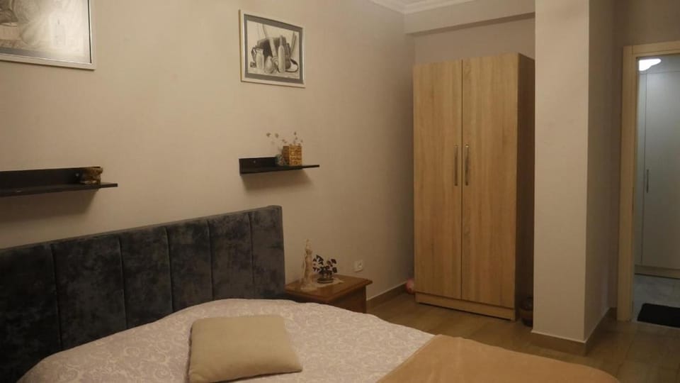 Bed, Bedroom, wardrobe