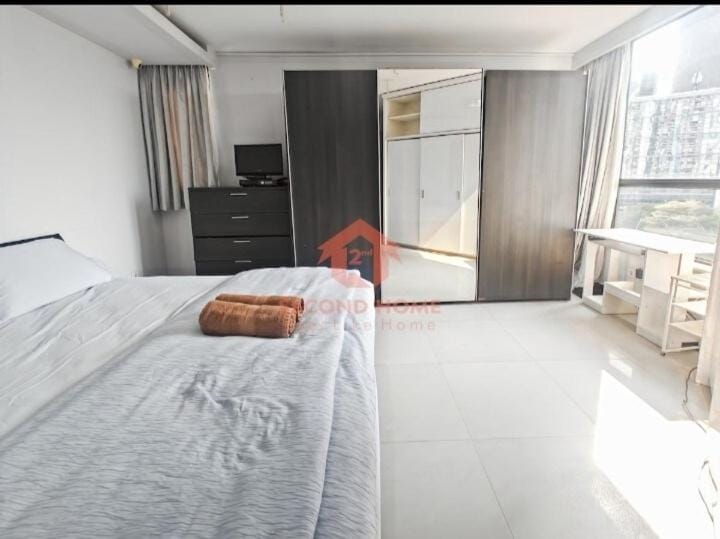 Newly Apt taman Rasuna 3BR Pool, Wi-Fi, Netflix Apartment in South Jakarta City