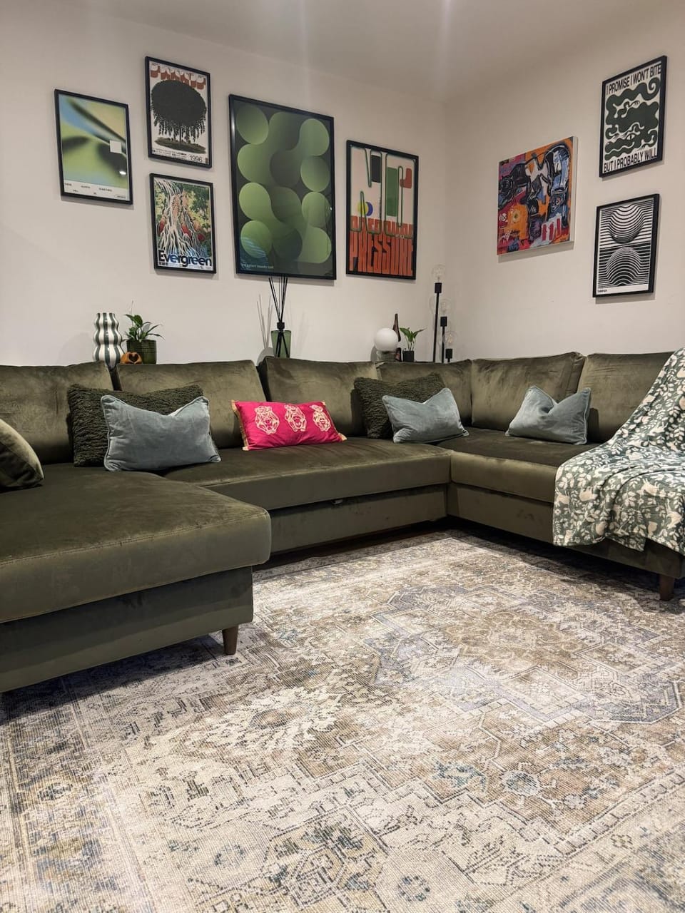 Living room, Seating area