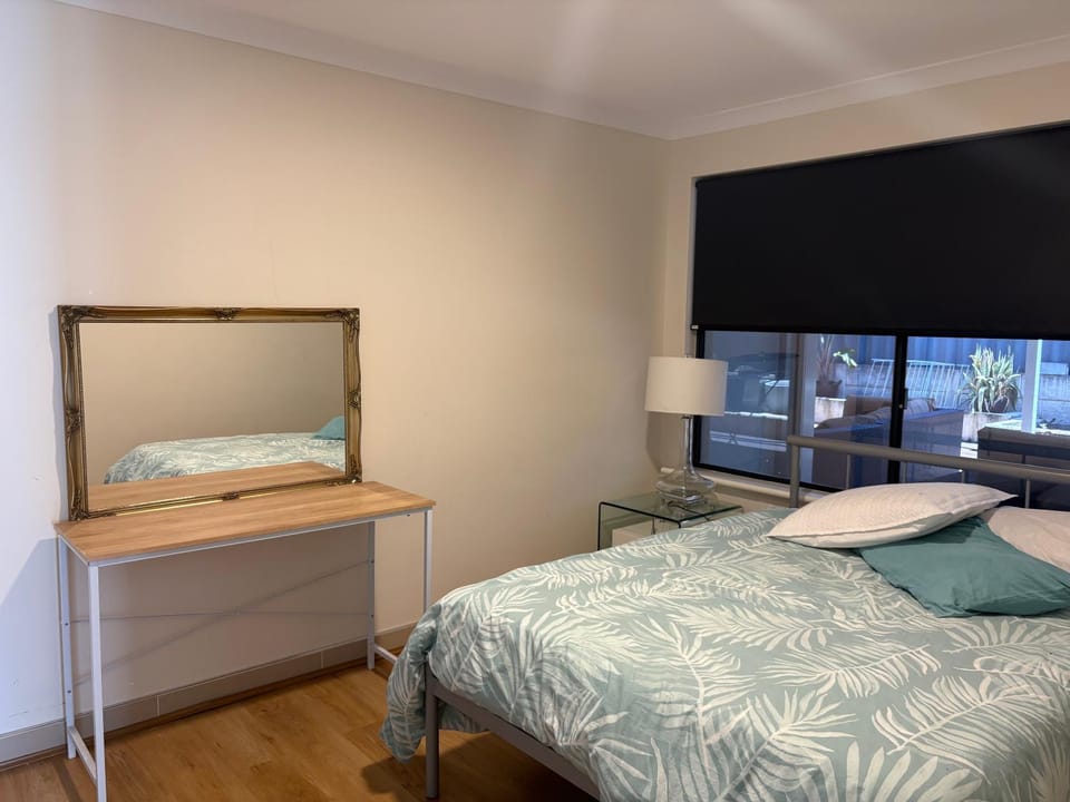 3x1 unit at back of main house Apartment in Bibra Lake