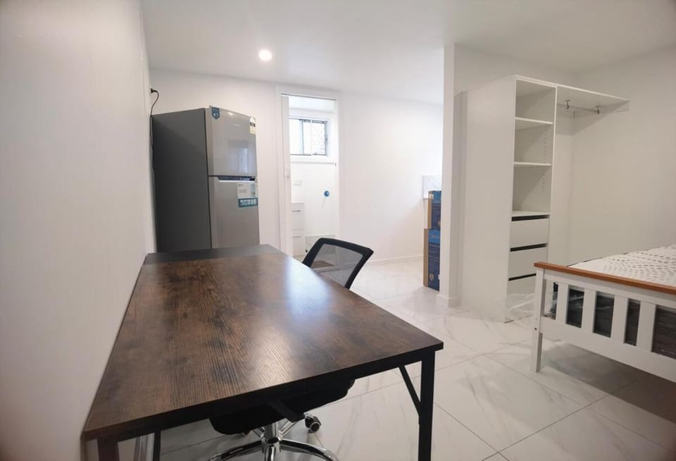 The Tiny Retreat With Private Entrance Apartment in Brisbane