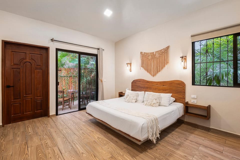 Bed, Balcony/Terrace, Photo of the whole room, Bedroom