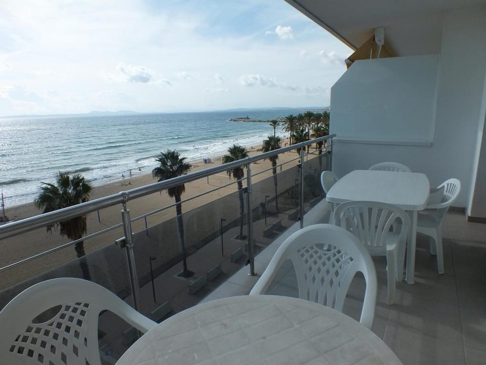 Apartamento frente al mar para 6 con parking en Rosas - ES-204-80 Apartment in Roses