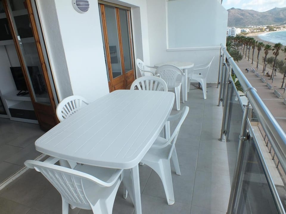 Apartamento frente al mar para 6 con parking en Rosas - ES-204-80 Apartment in Roses