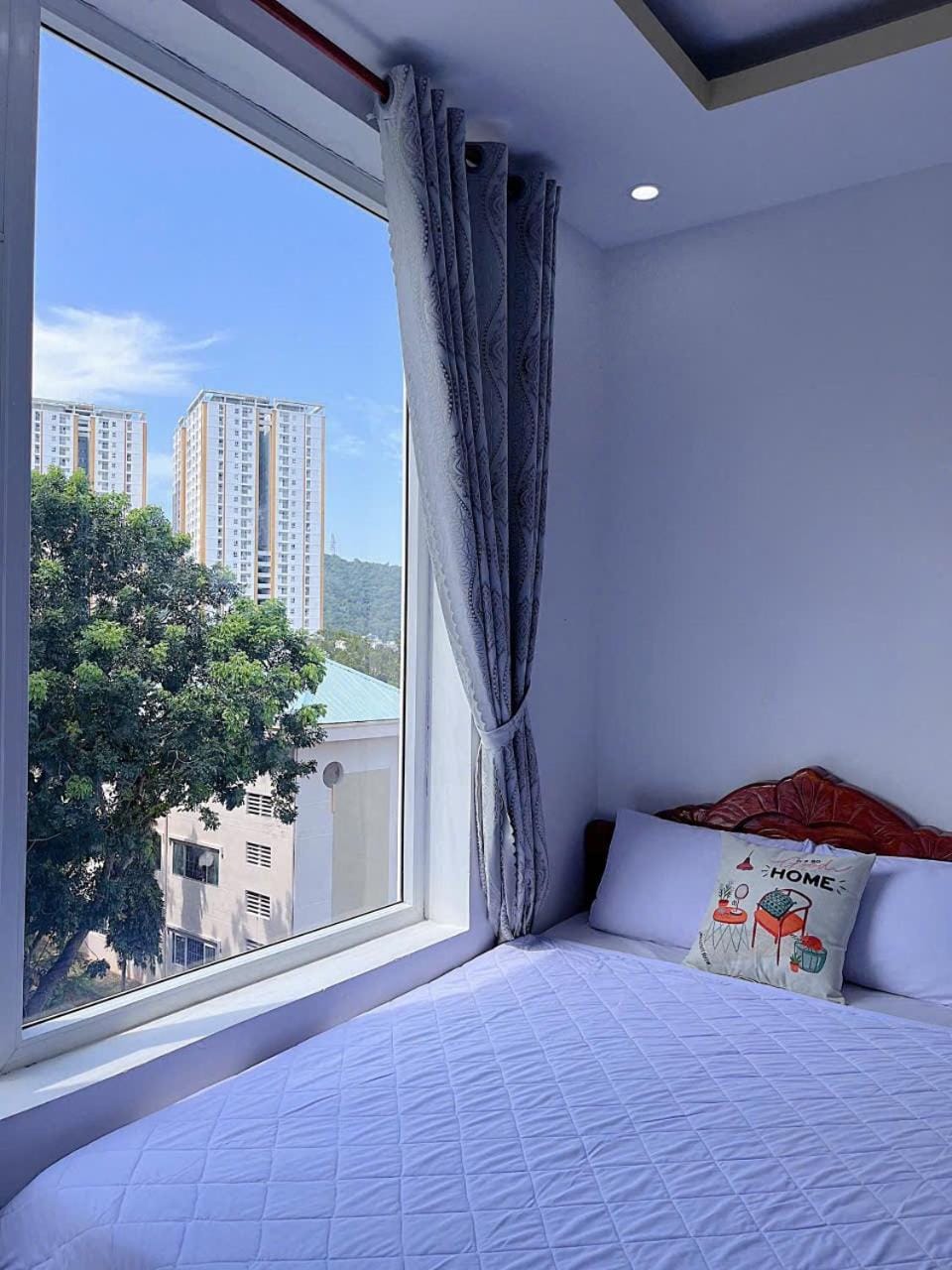 Bed, View (from property/room), Balcony/Terrace, Photo of the whole room, Bedroom, City view