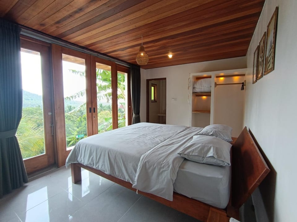 Sonnenhouse Lombok Kertaraharja Bungalow Matahari -Hot water shower- Hotel in West Nusa Tenggara, Indonesia