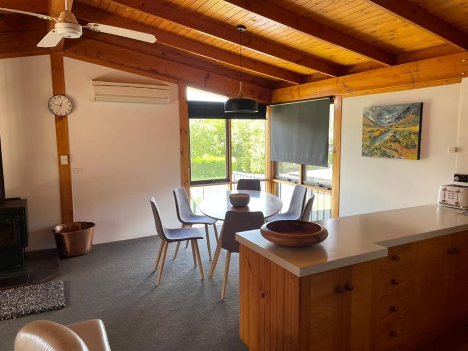 High Country Lodge House in Tawonga South
