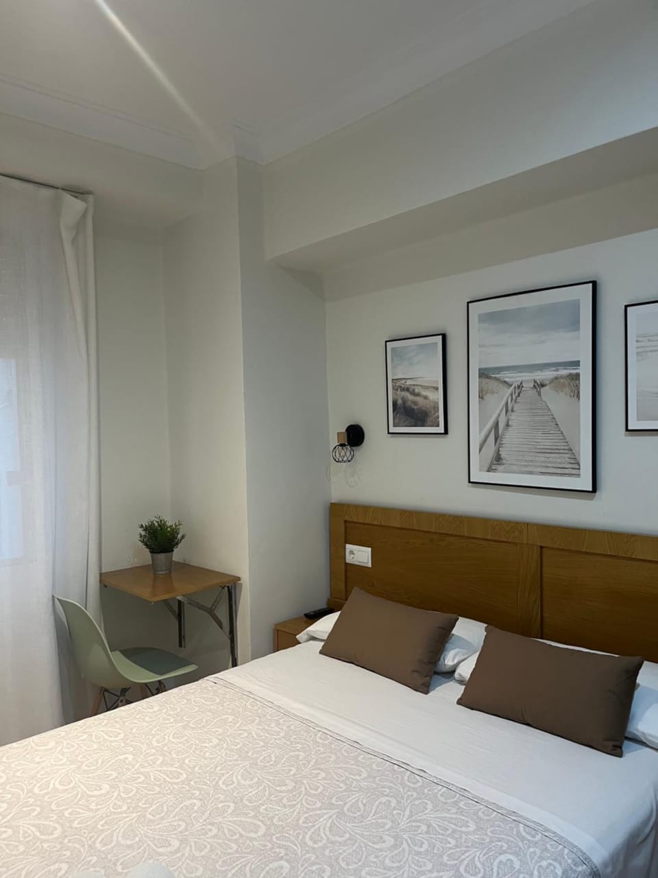 Pension Angelines, Sneuu Hostel Santander Bed and Breakfast in Santander