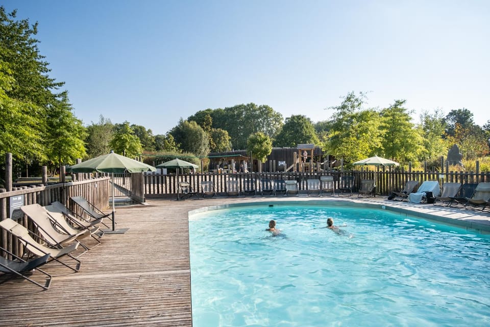 Swimming pool, children, sunbed