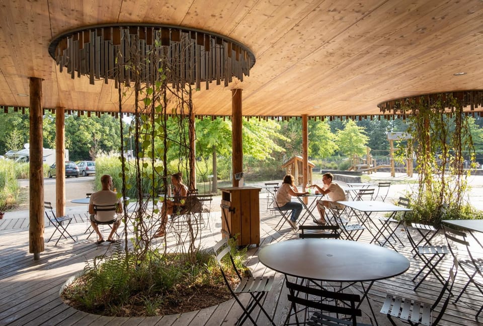 Patio, People, Lounge or bar, Dining area