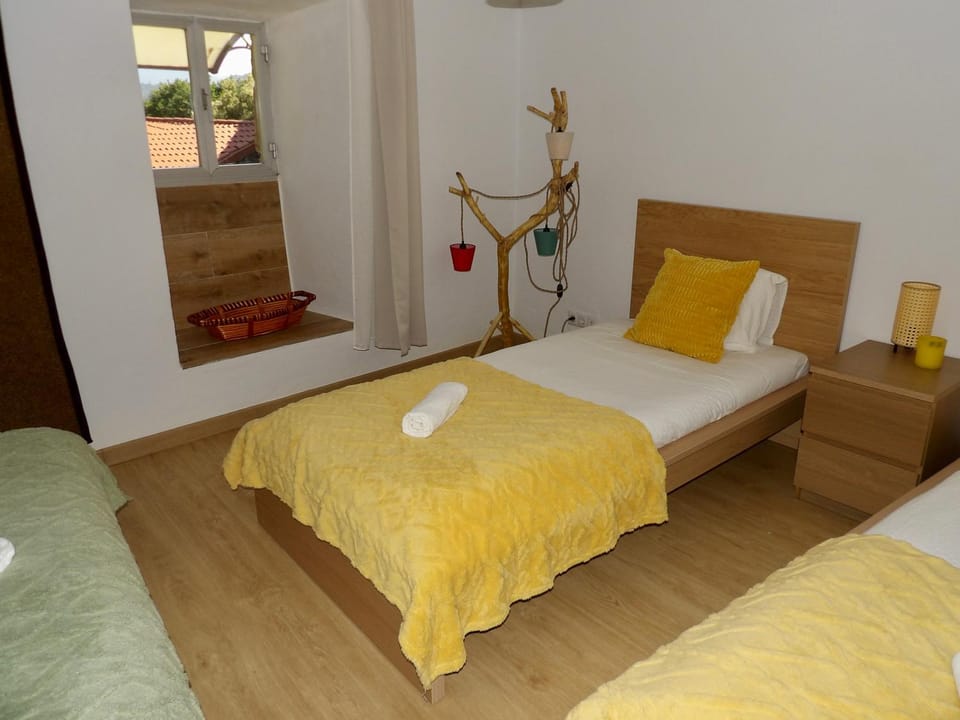 Casa con parra de uva y paz House in Galicia
