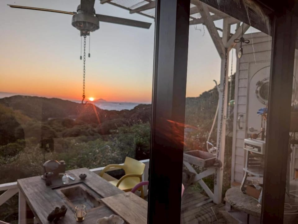 Natural landscape, View (from property/room), Balcony/Terrace, Seating area, Mountain view, Sea view, Sunset