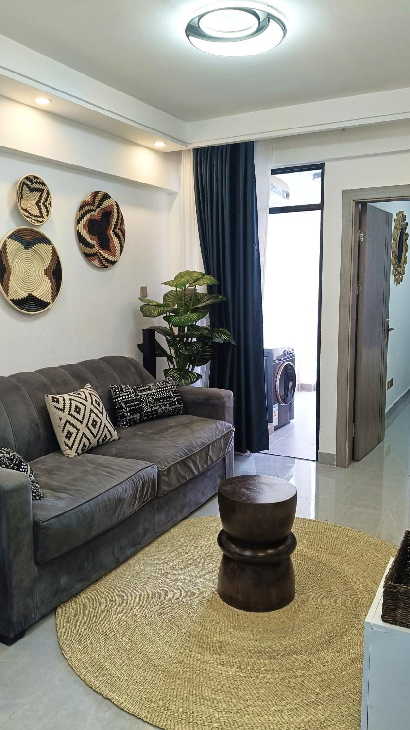 Spacious 1BR Valley Heights Apartment with extra bed in Kilimani Lavington 1 min walk to Quickmart 5 min to Valley Arcade 10 min to Yaya Centre 5 min to Ngong Road Full kitchen fast WiFi smart TV free parking Proper security and self checkin Apartment in Nairobi County