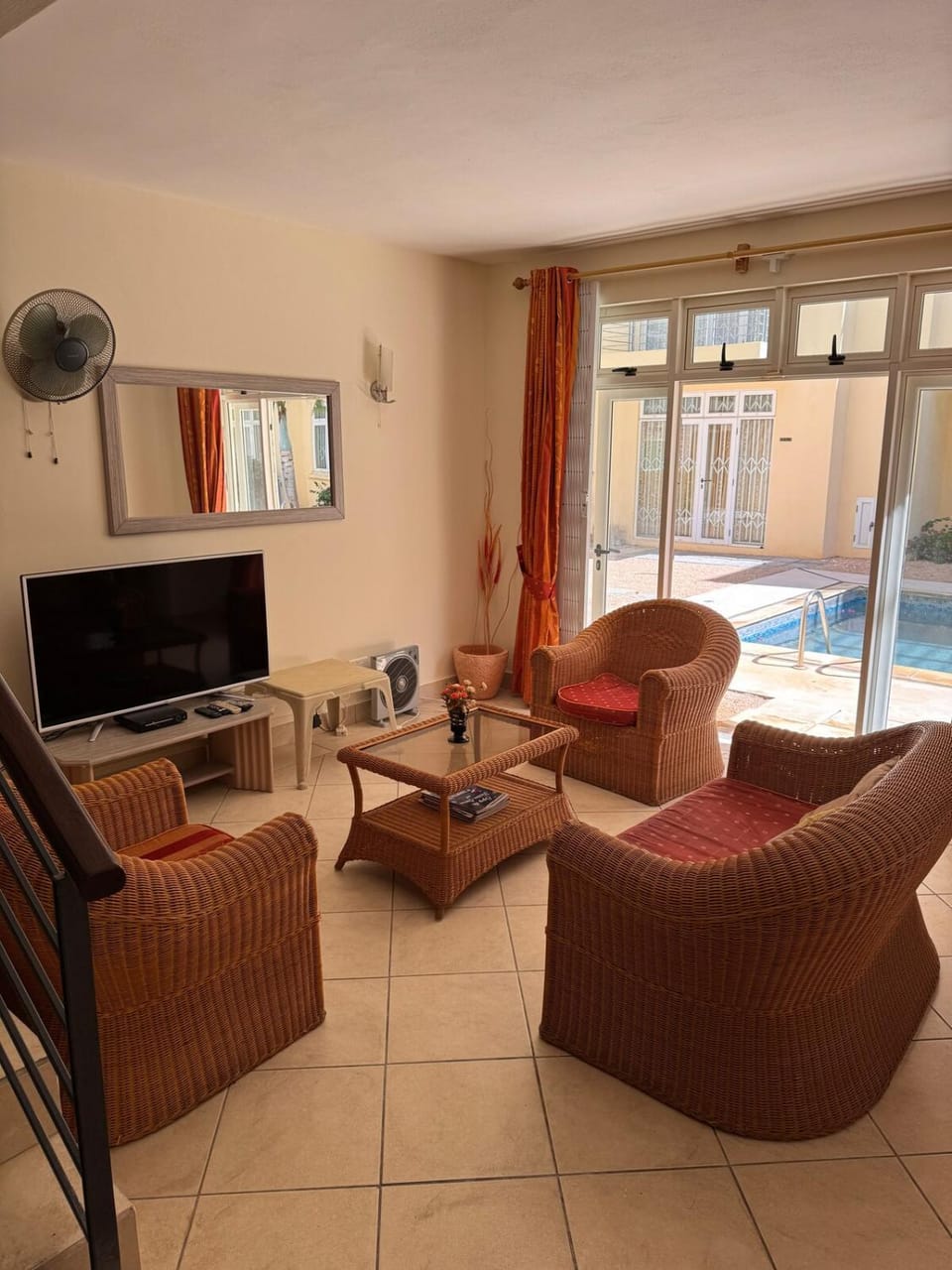 TV and multimedia, Living room, Seating area