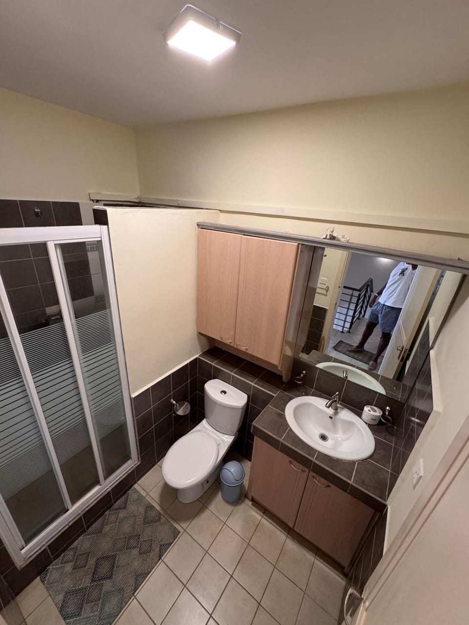 Shower, Toilet