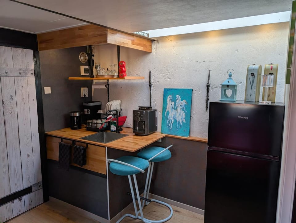 Coffee/tea facilities, Kitchen or kitchenette