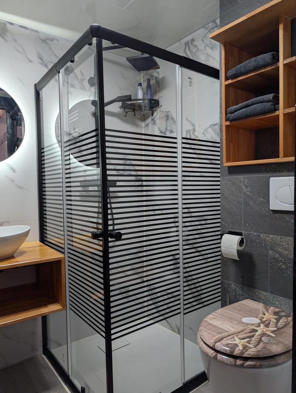 Shower, Bathroom, towels