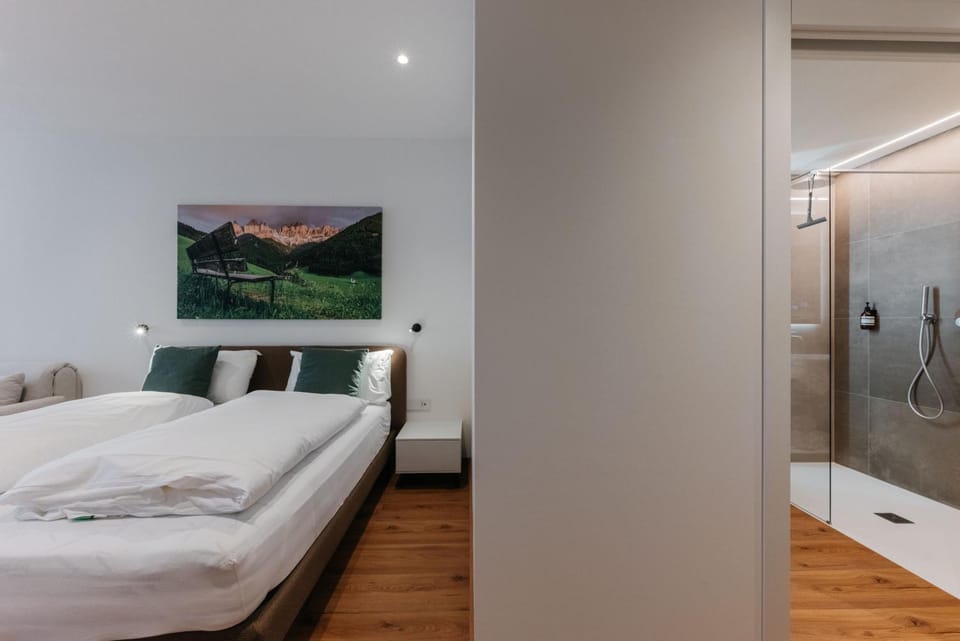 Shower, Bed, Bathroom, Photo of the whole room, Bedroom