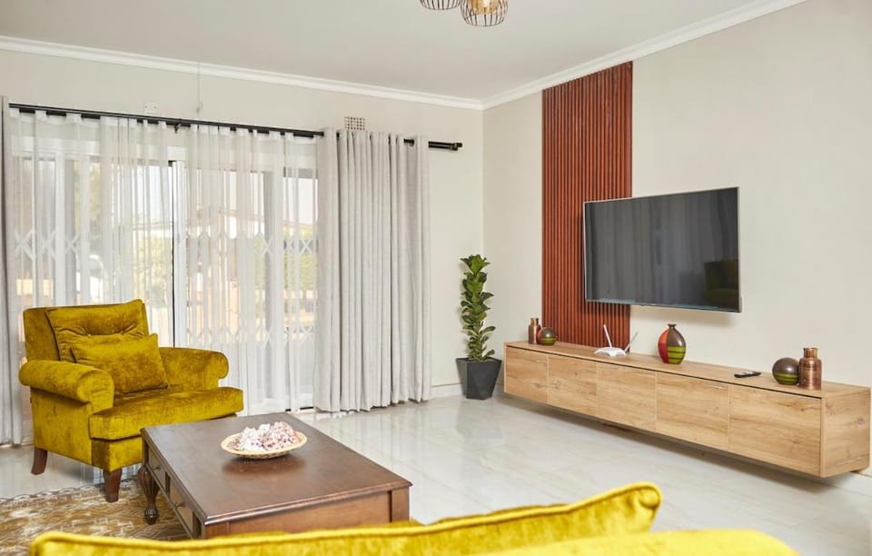 Communal lounge/ TV room, TV and multimedia, Living room, Seating area