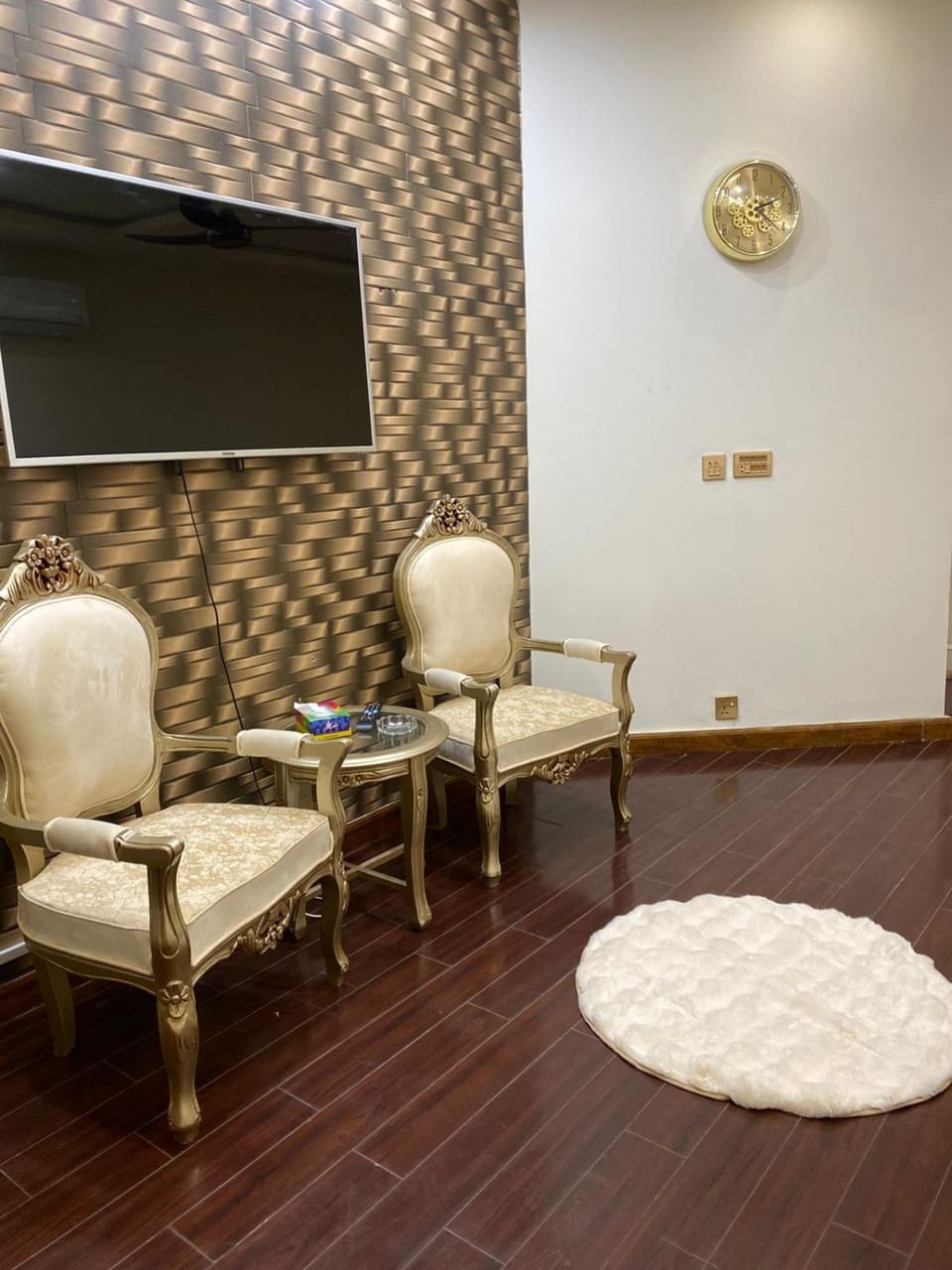 TV and multimedia, Living room, Seating area, Internal: Not applicable to any particular room