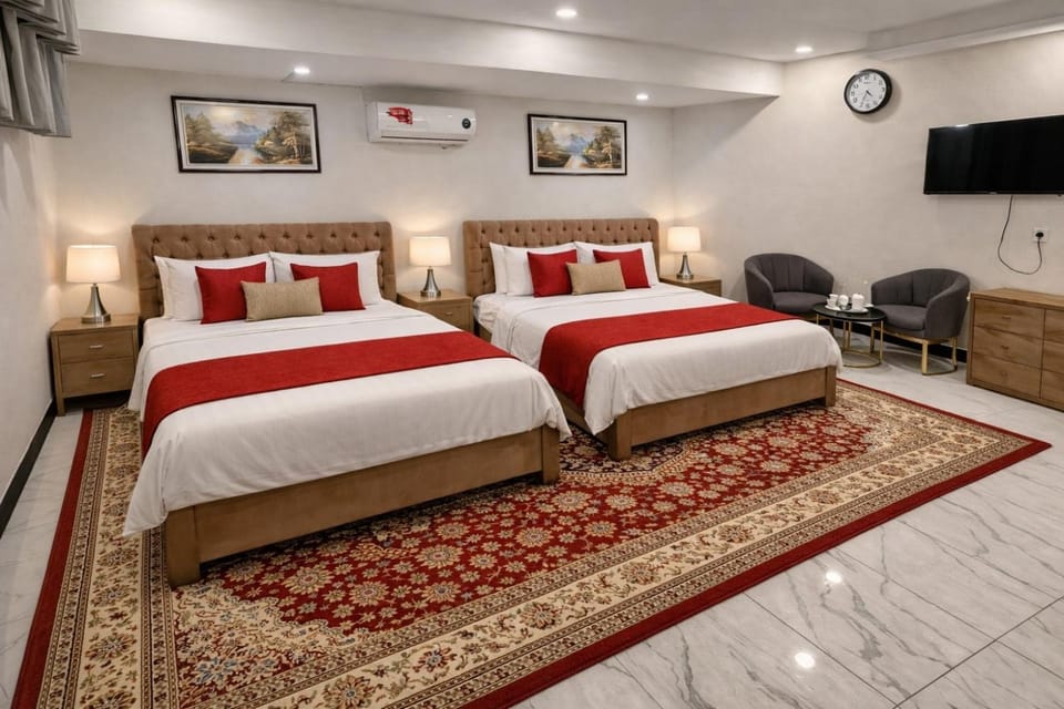 Communal lounge/ TV room, Bed, TV and multimedia, Photo of the whole room, Evening entertainment, Bedroom, air conditioner