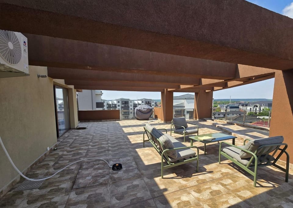 Penthouse Central - 2camere 80mp cu terasă 83mp Apartment in Craiova