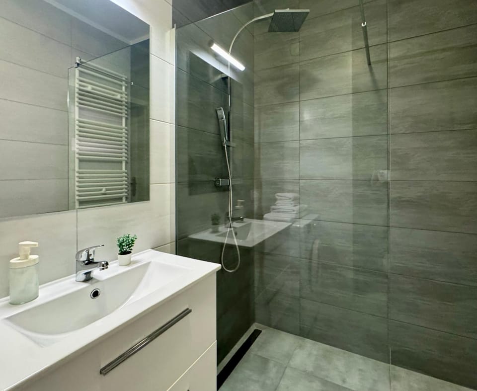 K22 Cybernetics 2F Chopin Airport Apartment in Warsaw