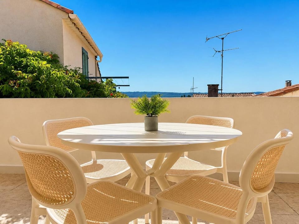 Le Nily Provence, T2 cosy rénové avec Clim, Extérieur et Parking Apartment in Manosque